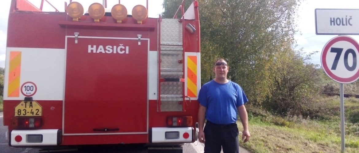 Odovzdanie vozidla hasičom – městys Neustupov