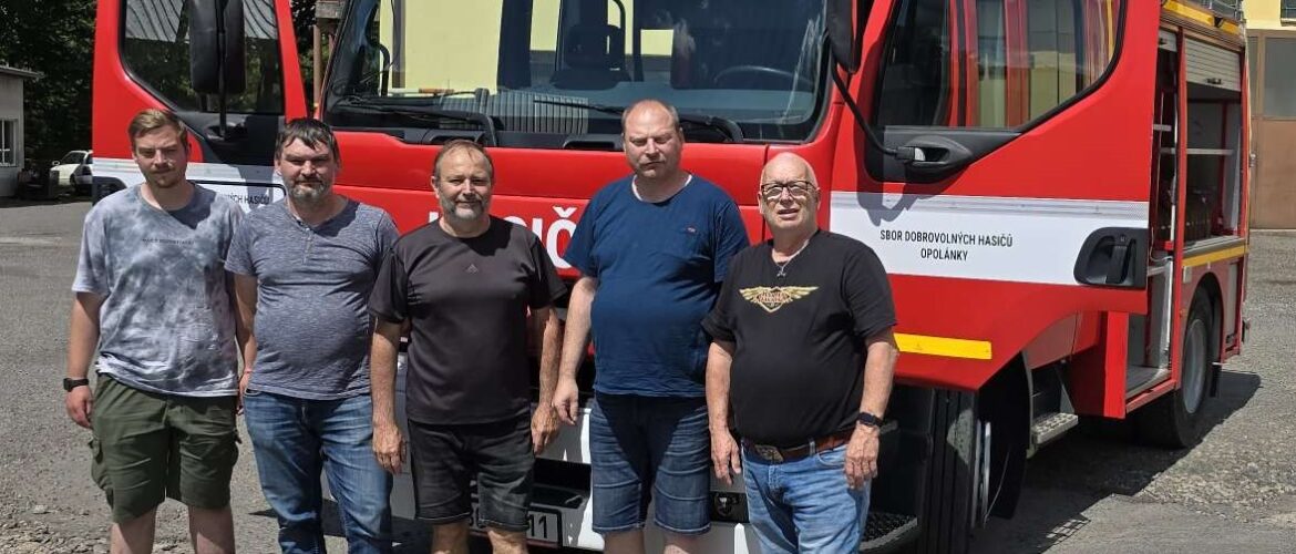 Odovzdanie vozidla Renault Premium, obec Opolany