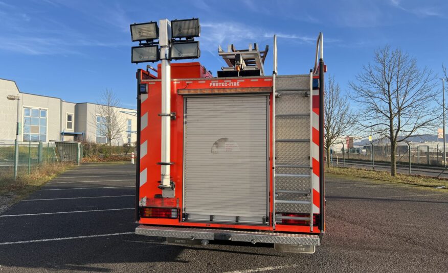 SCANIA P94   260 4X2 2500L vody