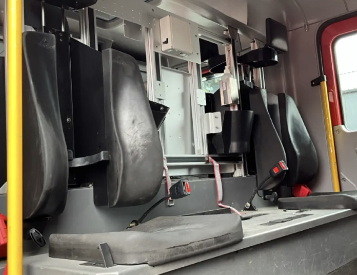 Mercedes Atego 1428 AF, 4×4, 2500L vody,  Vanasche Ziegler, výška do 3m !!!