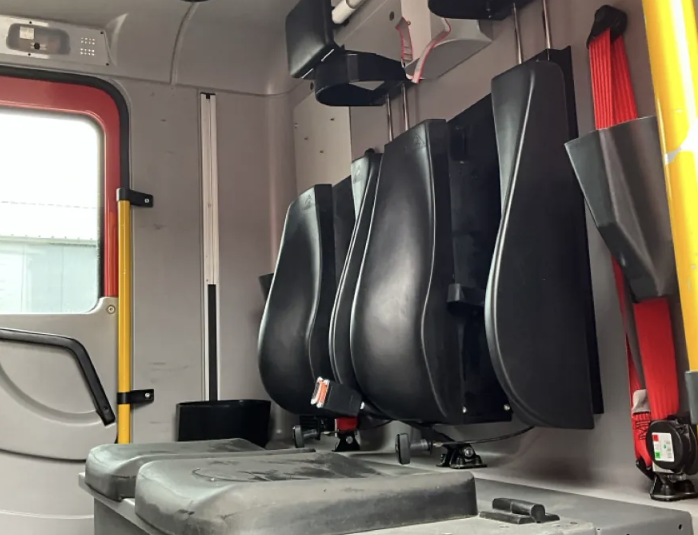 Mercedes Atego 1428 AF, 4×4, 2500L vody,  Vanasche Ziegler, výška do 3m !!!